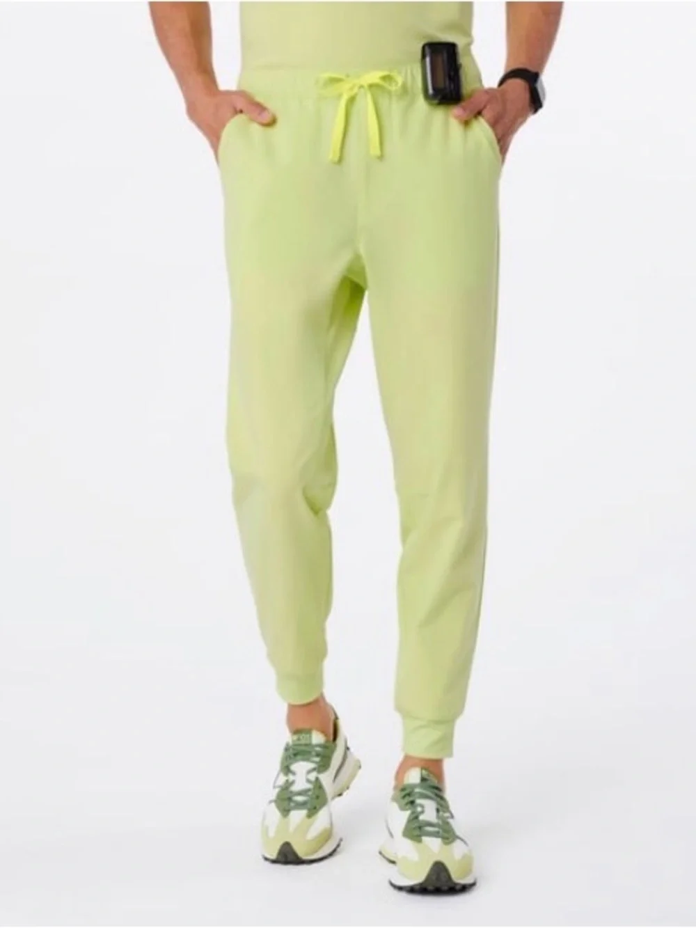 Figs Men's Tansen Joggers Size Large in Sea Mist Green